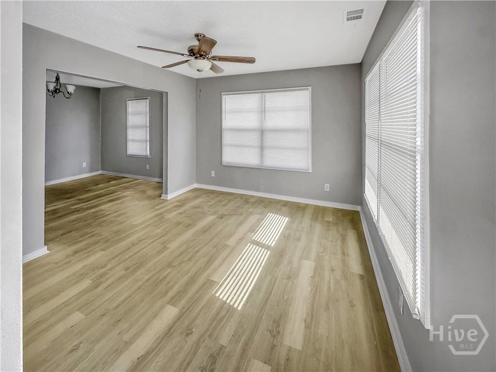 1402 New Castle St - Photo 3 of 9