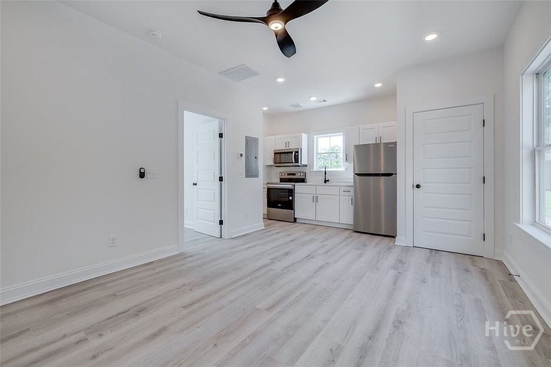 1619 Le Grand St - Photo 3 of 11