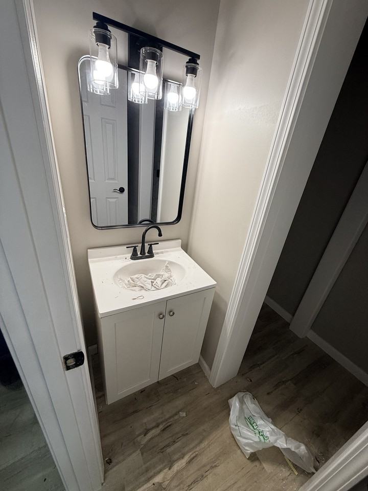 255 N Keystone Ave #1 - Photo 4 of 4