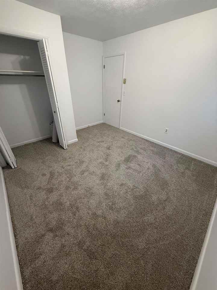 1045 Moore St #C - Photo 7 of 9