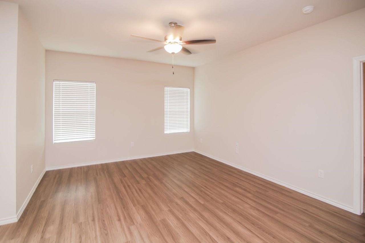 3103 Mesa Dr - Photo 3 of 25