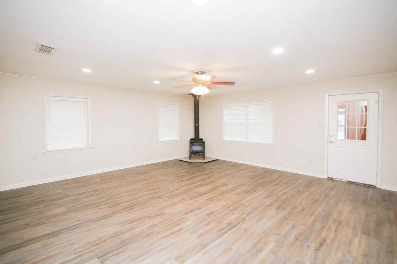 1330 Buchanan Rd - Photo 4 of 32