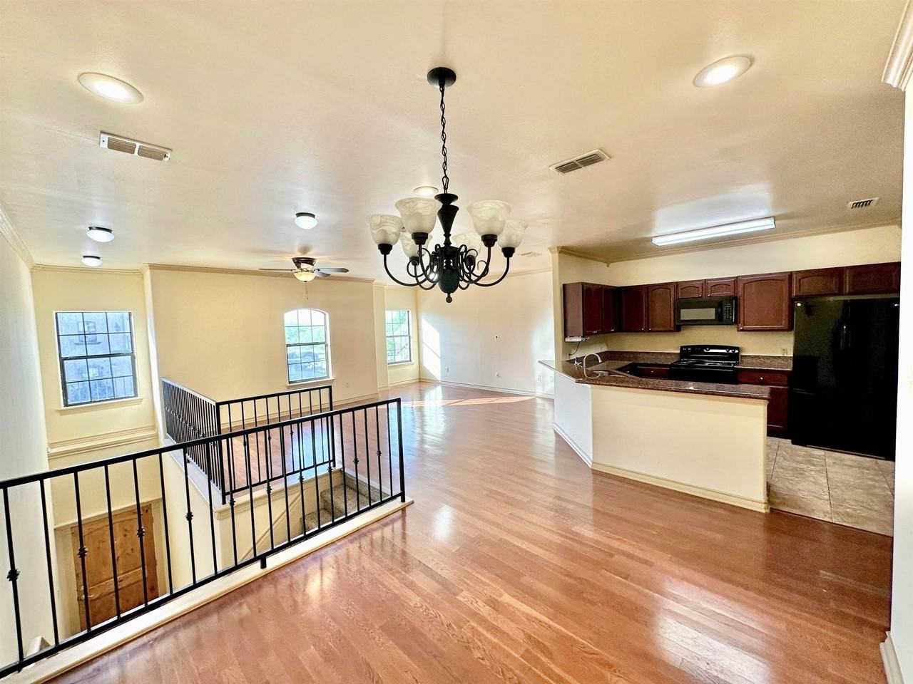 8216 Casa Verde Rd - Photo 3 of 10