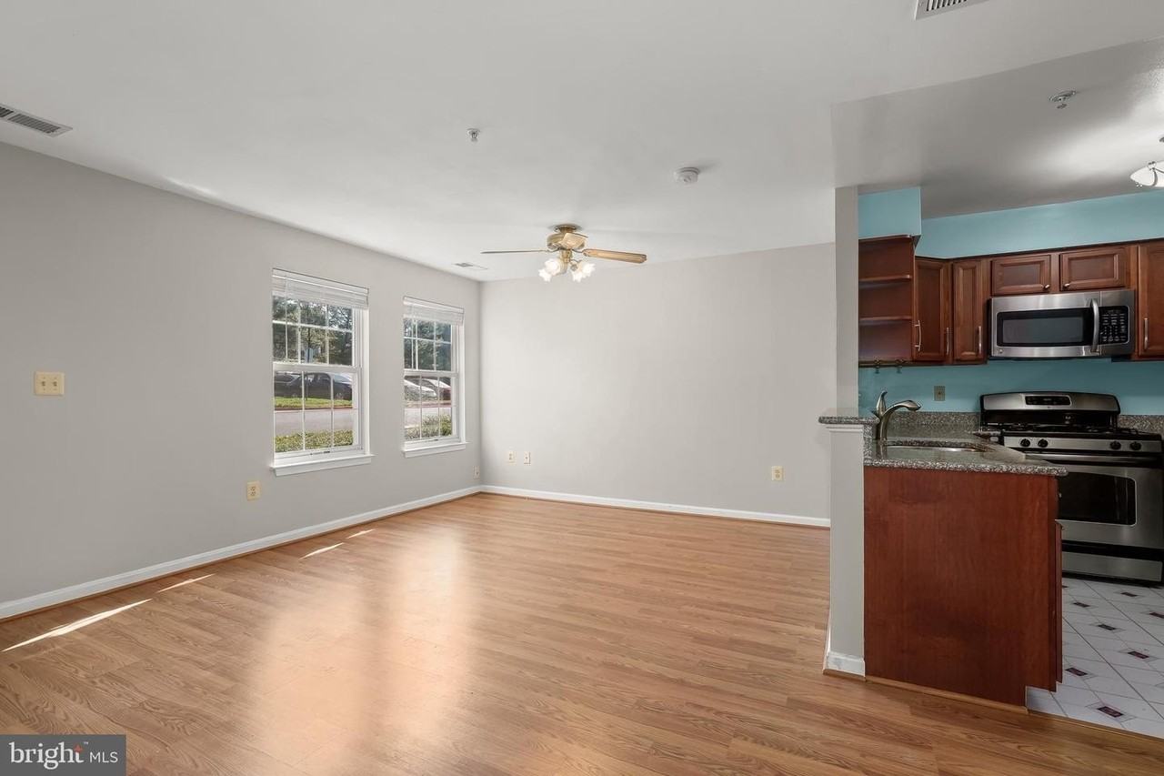 6249 Sandpiper Ct - Photo 4 of 15