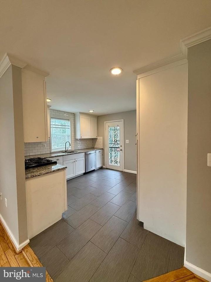 1627 Quarter Ave - Photo 4 of 27