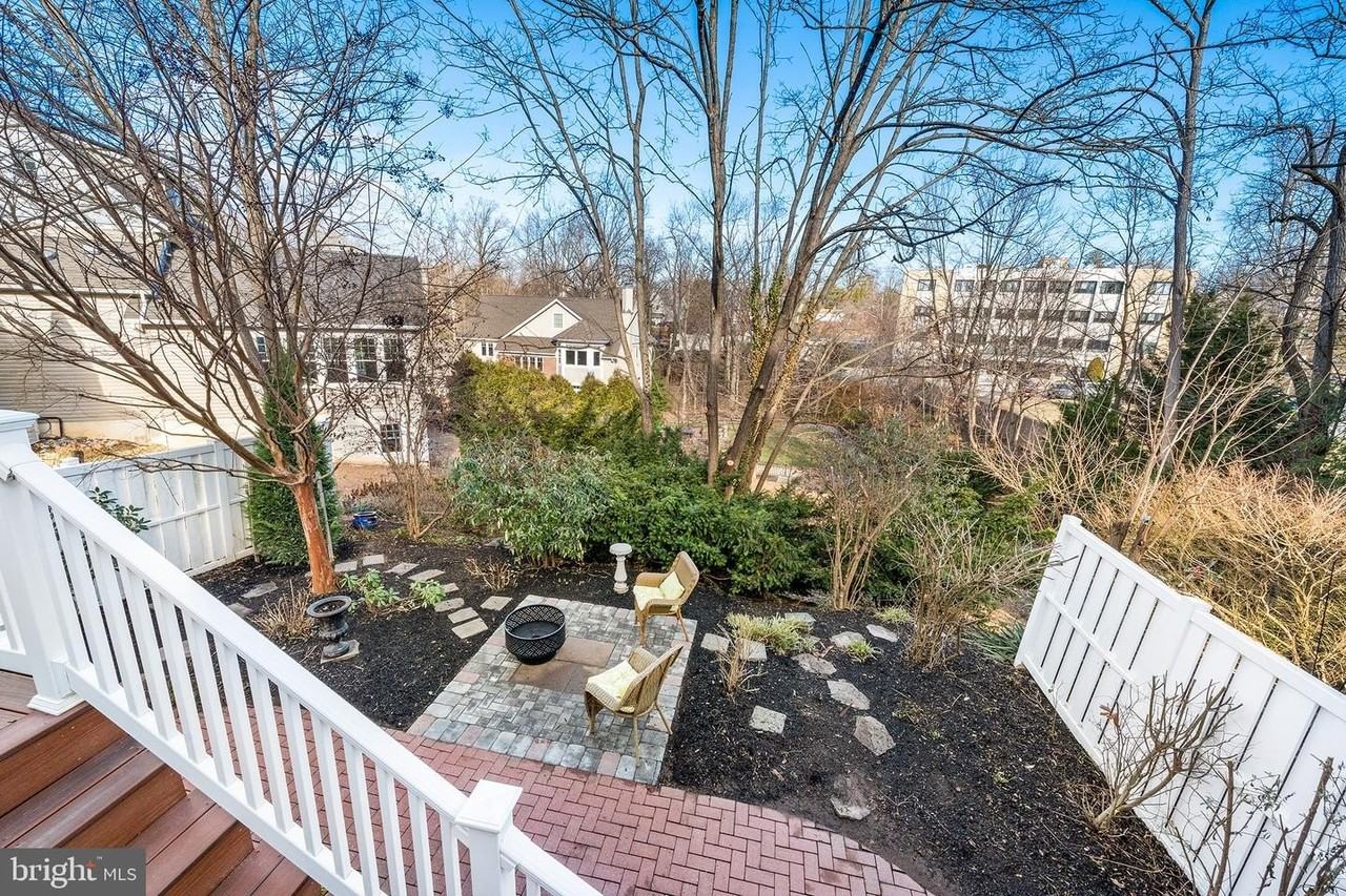 117 W Fifth St - Photo 7 of 35