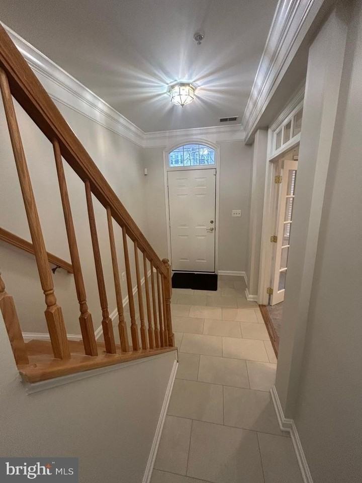 310 Cameron Station Blvd - Photo 4 of 21