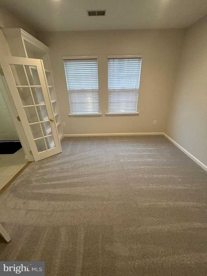 310 Cameron Station Blvd - Photo 6 of 21