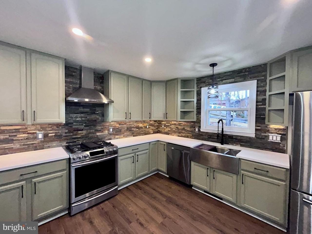 1206 Eastover Pkwy - Photo 4 of 41