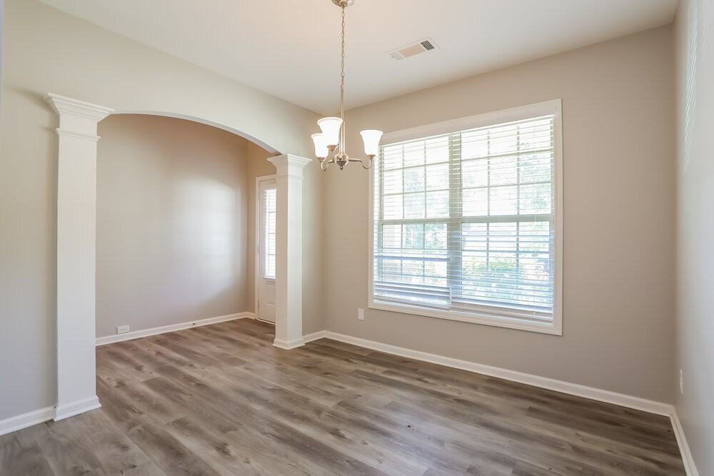 370 Brannigan Ct - Photo 6 of 17