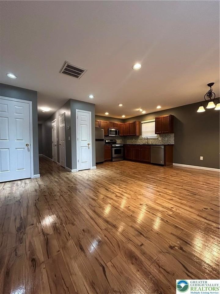 720 Trout Creek Ln - Photo 4 of 20