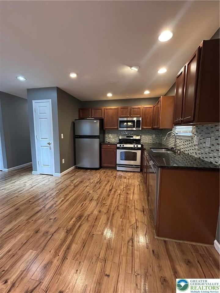 720 Trout Creek Ln - Photo 5 of 20