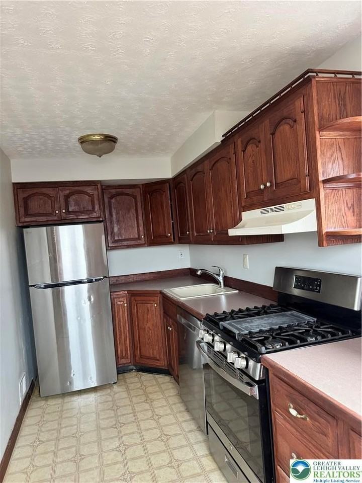 2004 Baker Dr - Photo 6 of 12