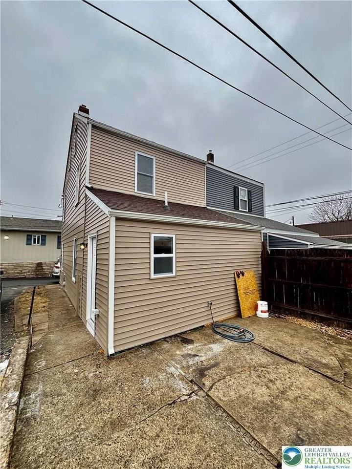 11 Early St - Photo 2 of 10