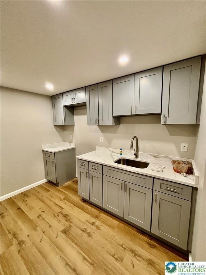 11 Early St - Photo 5 of 10