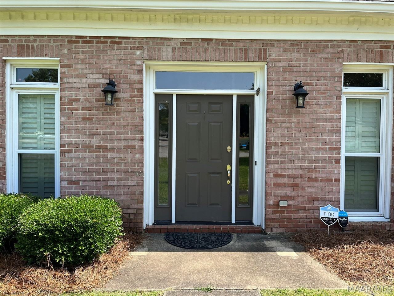 9418 Huntingdon Ct - Photo 2 of 45