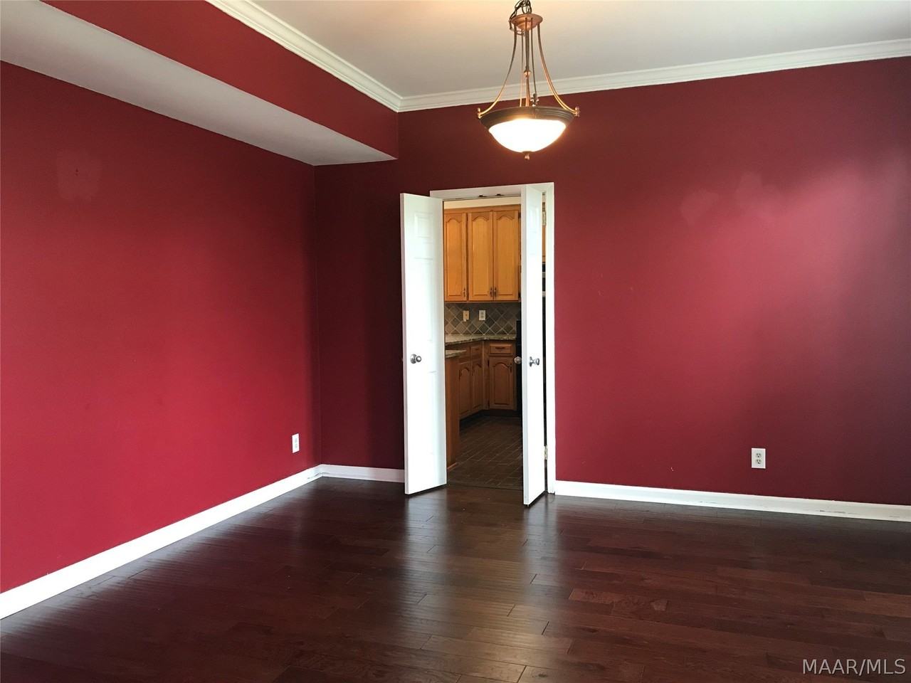 9418 Huntingdon Ct - Photo 3 of 45