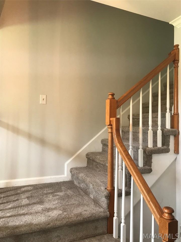 9418 Huntingdon Ct - Photo 5 of 45