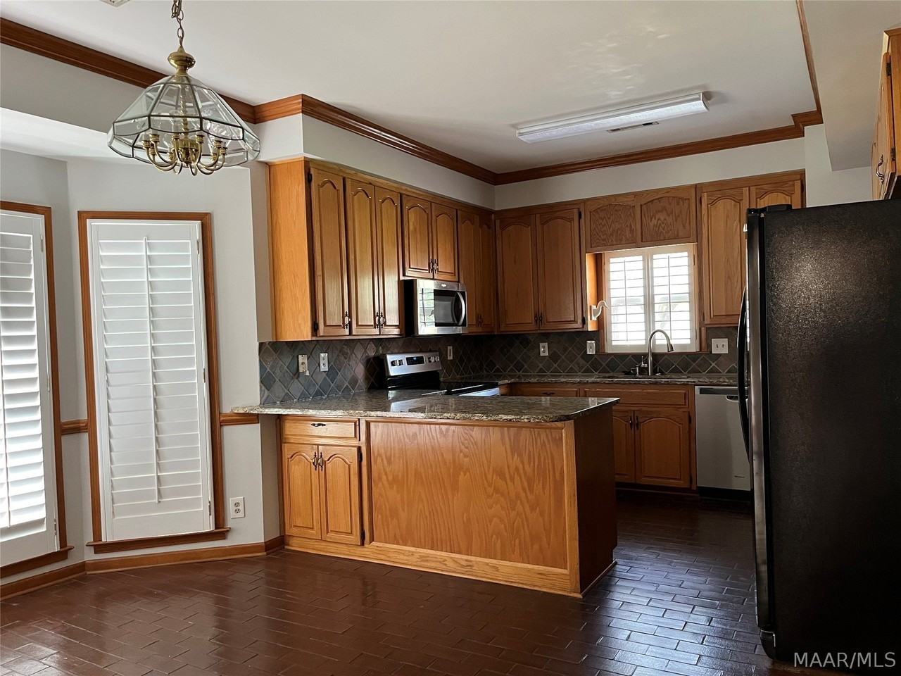 9418 Huntingdon Ct - Photo 6 of 45