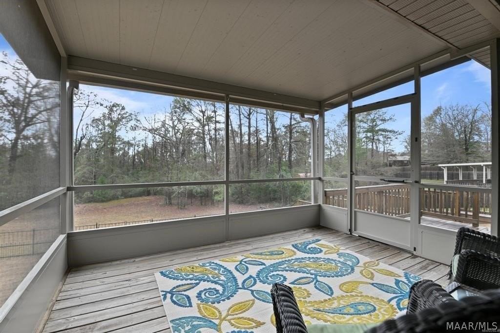 215 Winchester Way - Photo 2 of 39