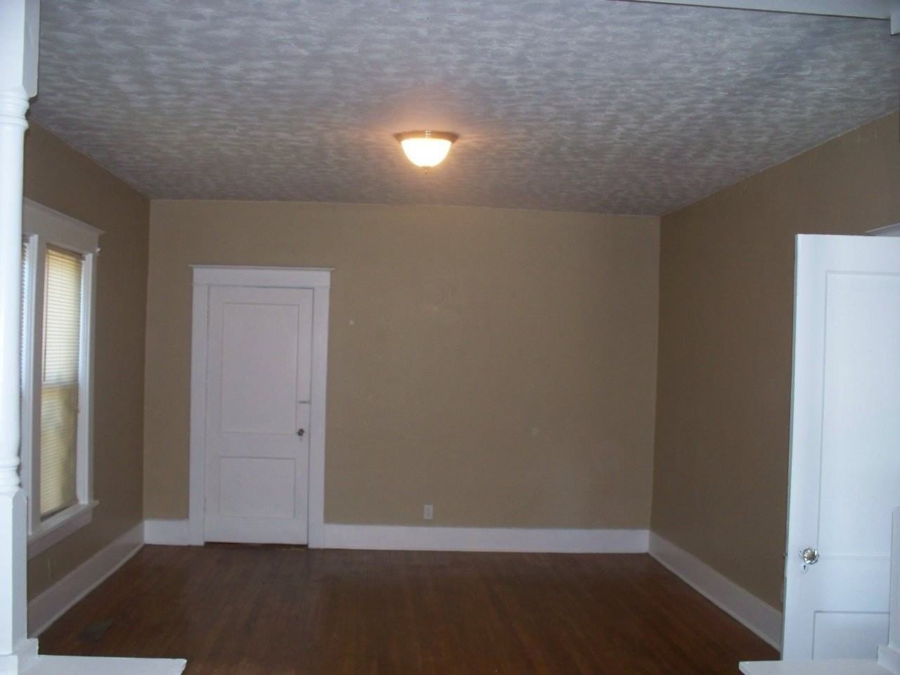 2526 Yale Ave - Photo 5 of 30