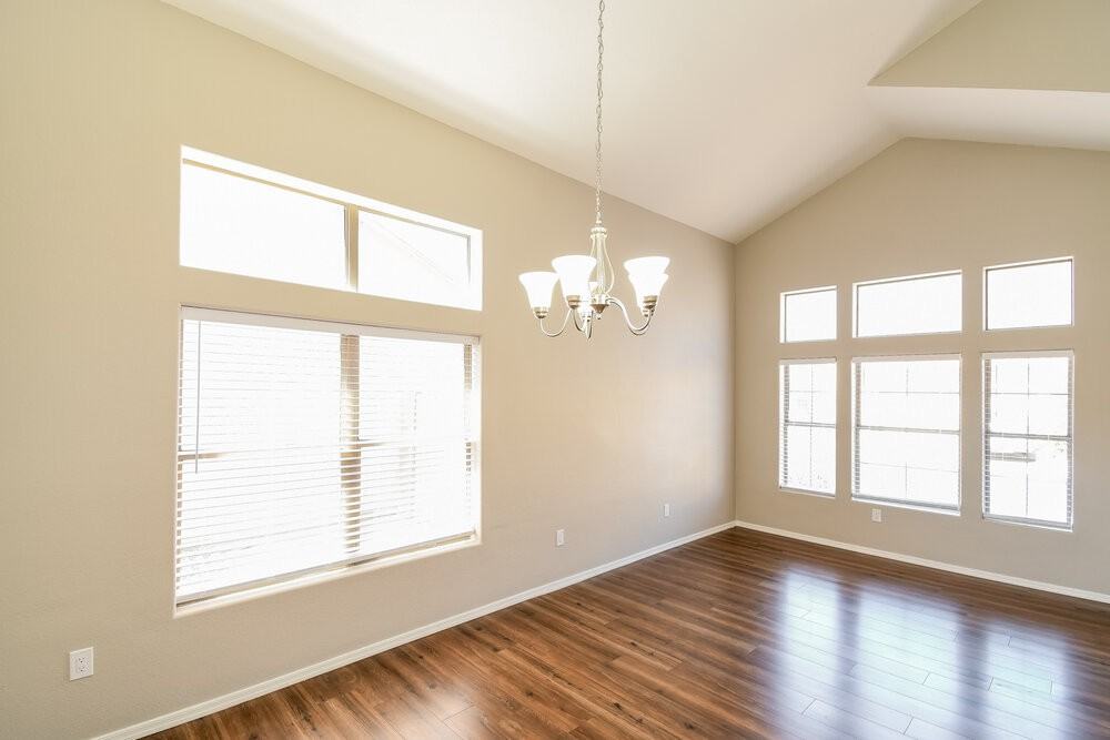 8935 E Capri Ave - Photo 5 of 17