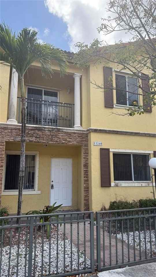 11240 Sw 230th Ter #11240 - Photo 2 of 31