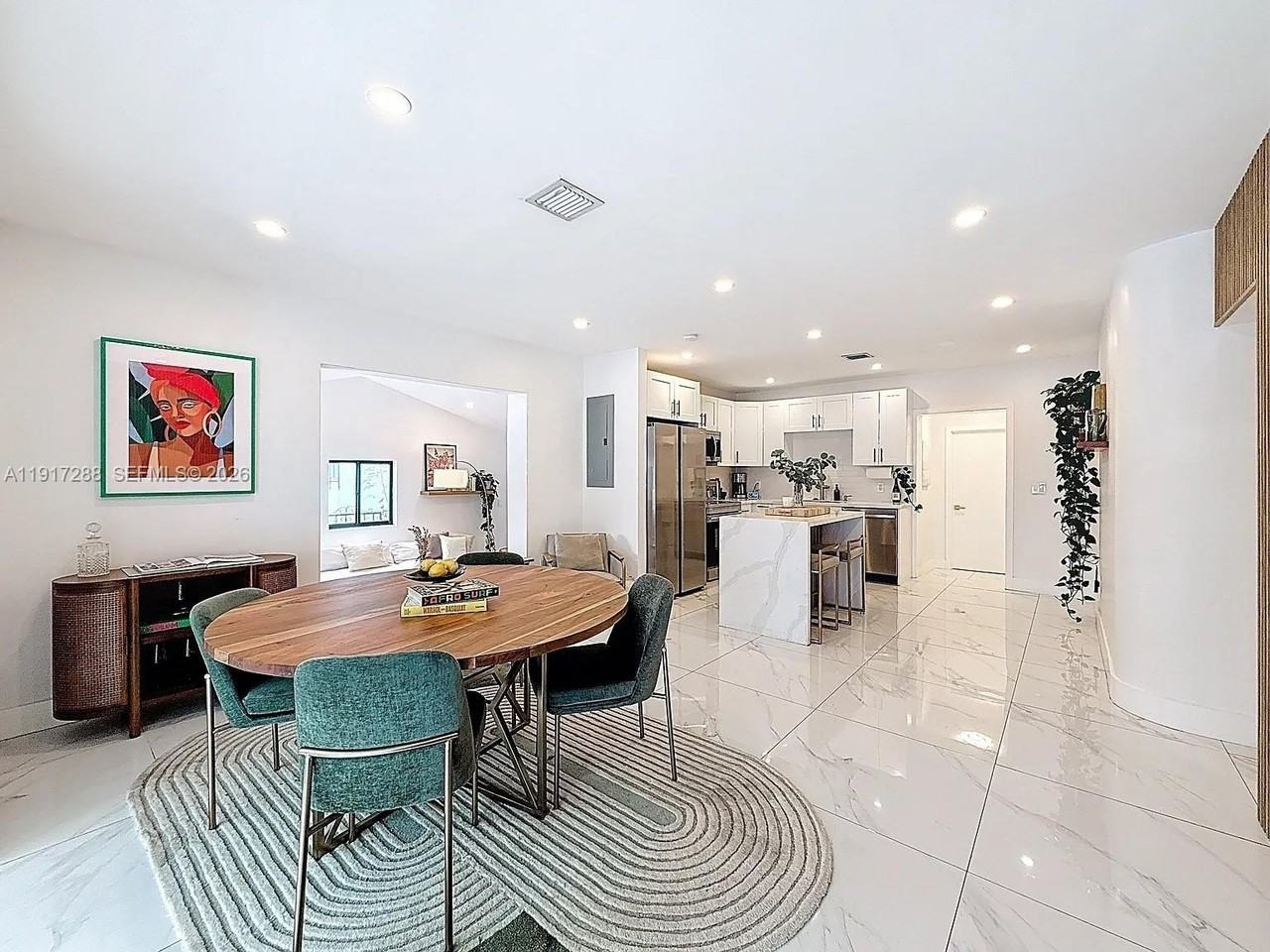 1367 Nw 41st St - Photo 2 of 21