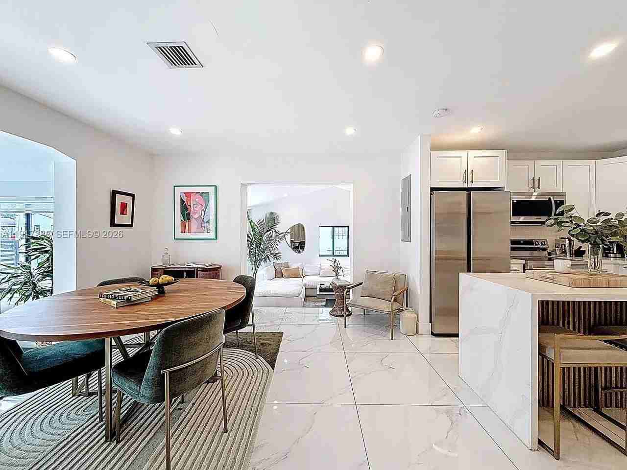 1367 Nw 41st St - Photo 3 of 21