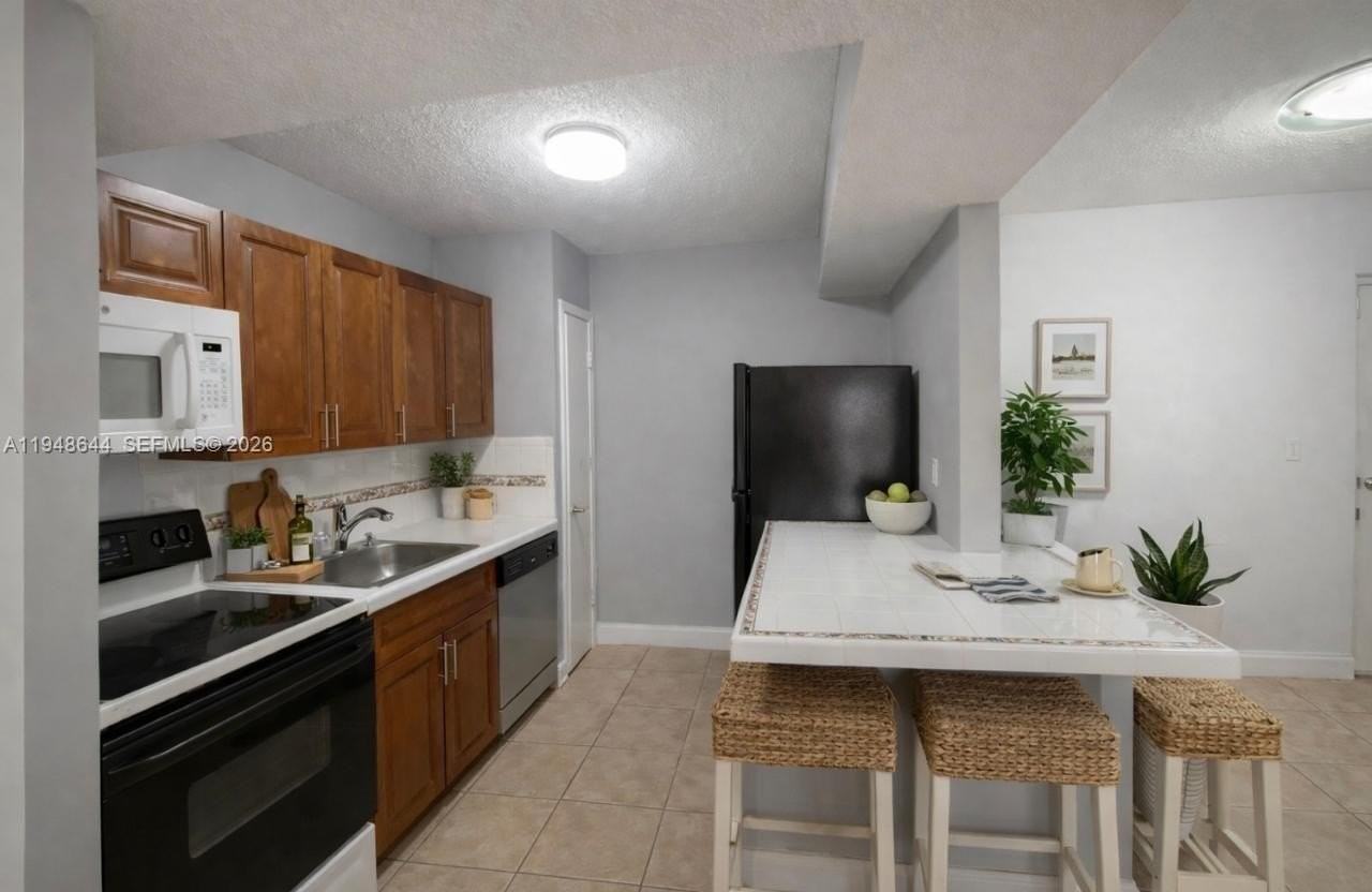 850 Sw 129th Pl #103 - Photo 5 of 8