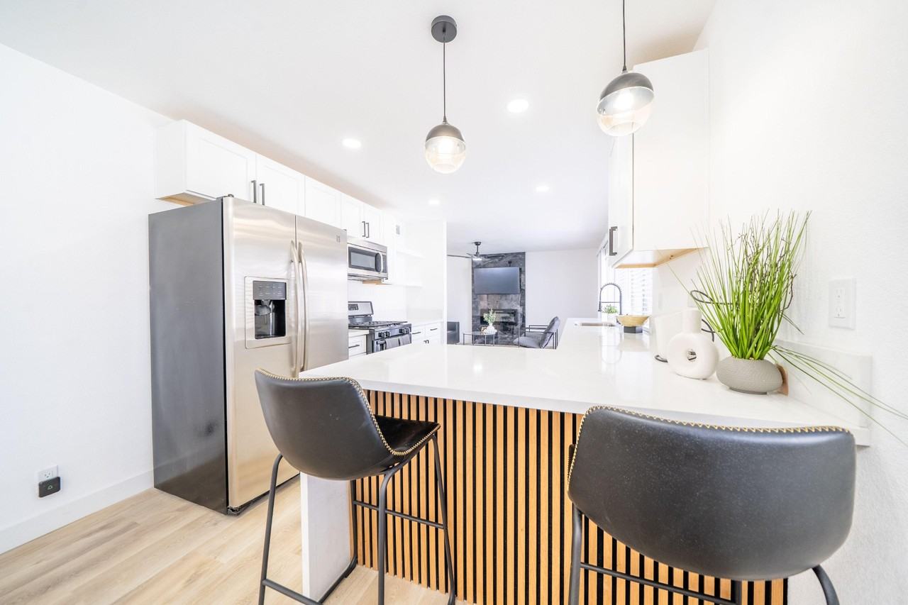 Capistrano Ave - Photo 3 of 9