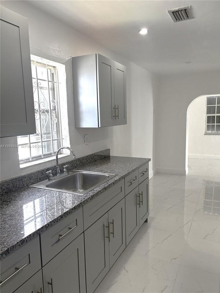 2993 Nw 191st Ter - Photo 4 of 12