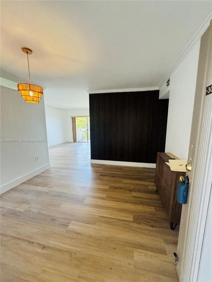 1101 Sw 122nd Ave #302 - Photo 3 of 50