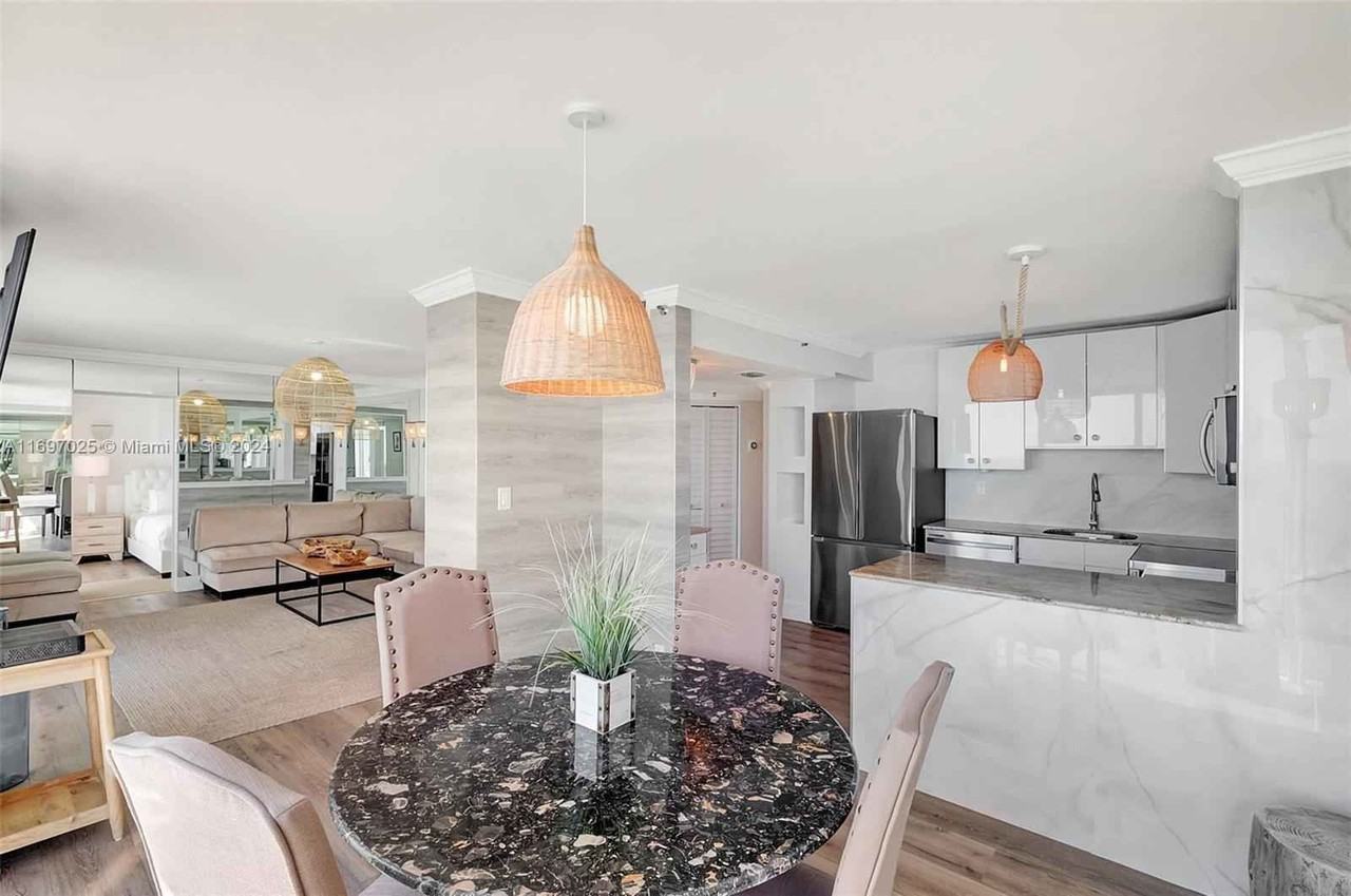 Collins Ave #1902 - Photo 6 of 8