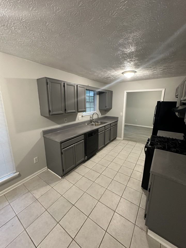 8406 Red Cedar Way - Photo 5 of 14