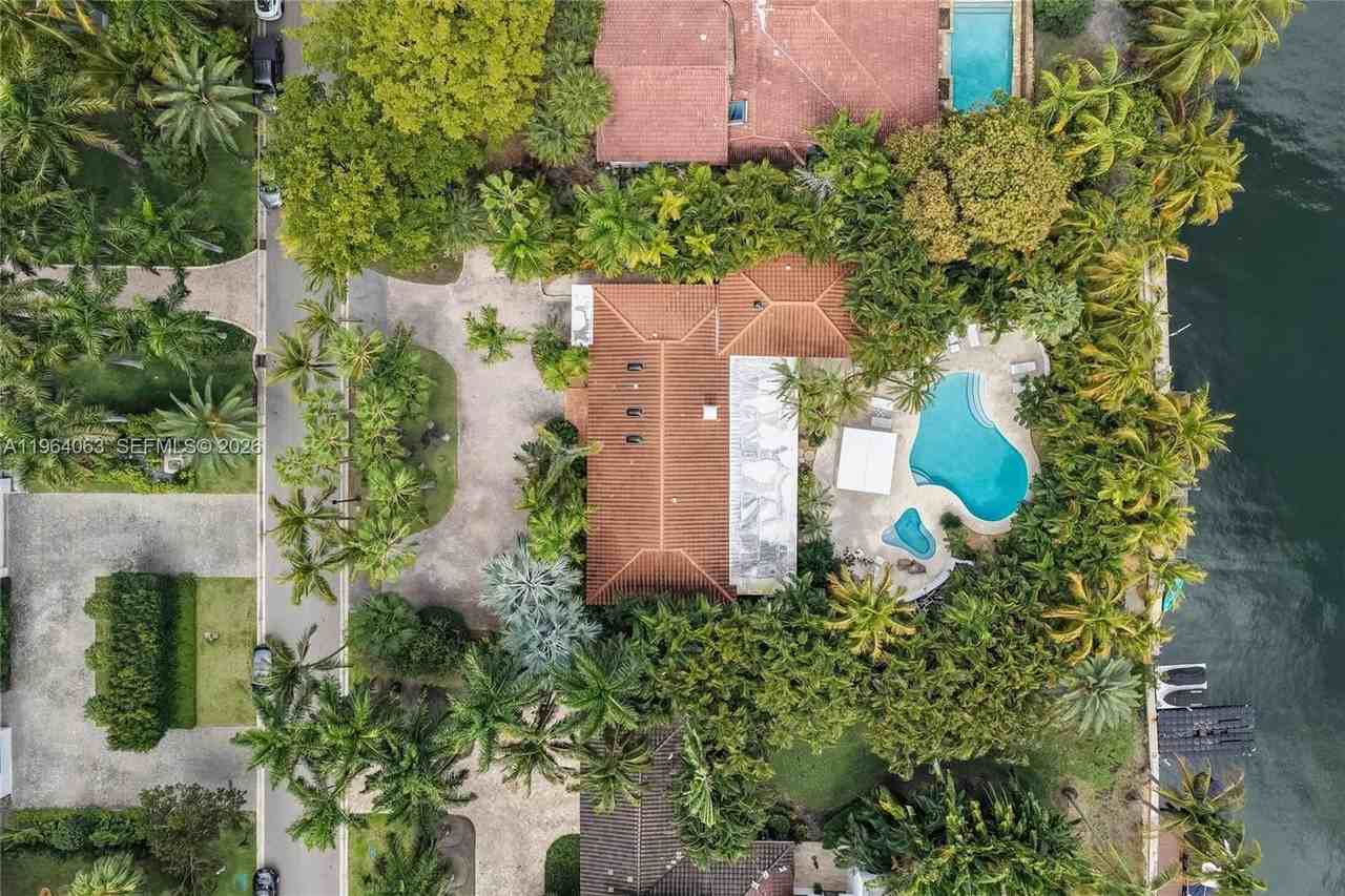 278 S Island - Photo 2 of 50