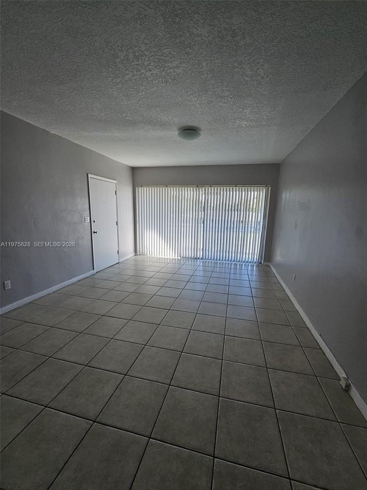 2201 Ne 172nd St #3 - Photo 2 of 8