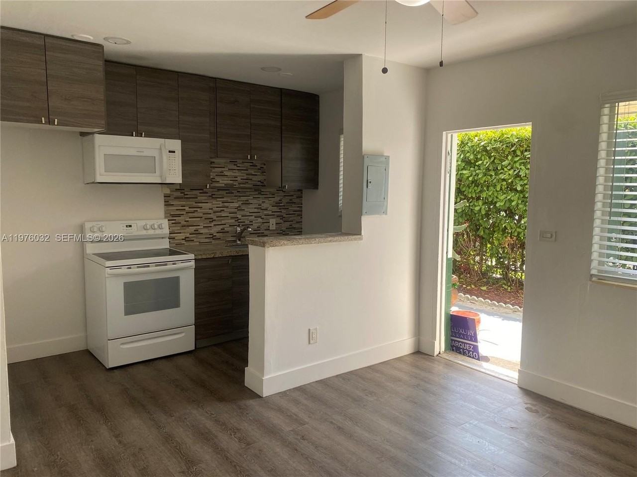 479 Sw 3rd St #4 - Photo 2 of 4