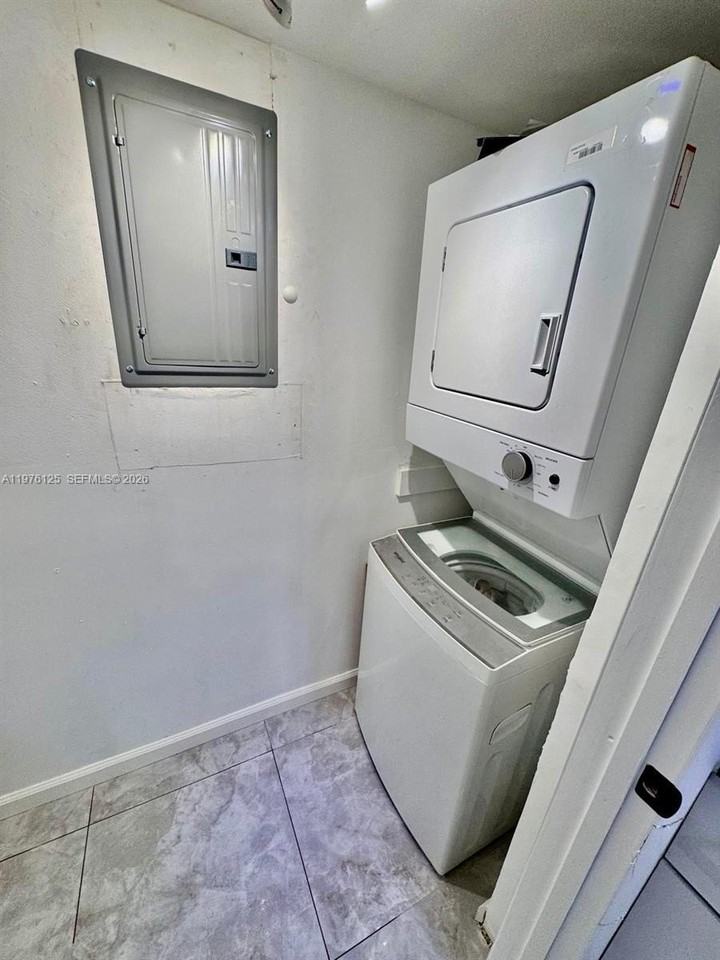 747 Se 1st Way #96 - Photo 4 of 12