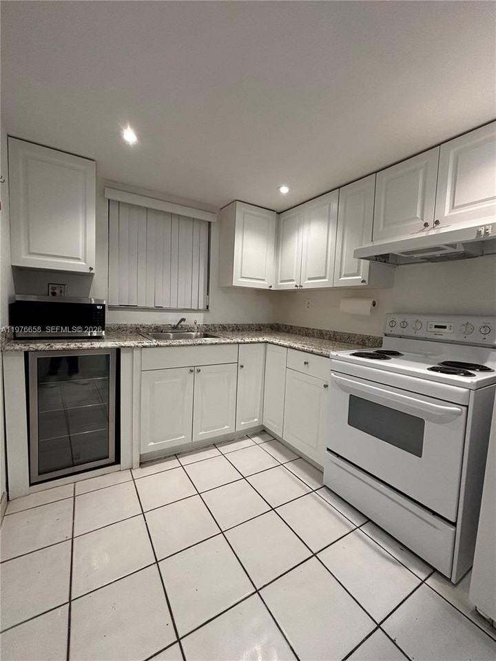 13701 Kendale Lakes Cir #B403 - Photo 2 of 14