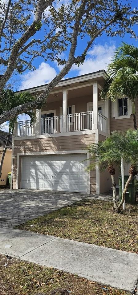 3389 Ne 4th St - Photo 2 of 48