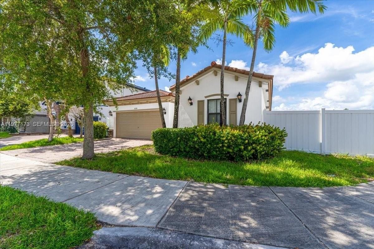 16186 Sw 65th Ln #16186 - Photo 3 of 25