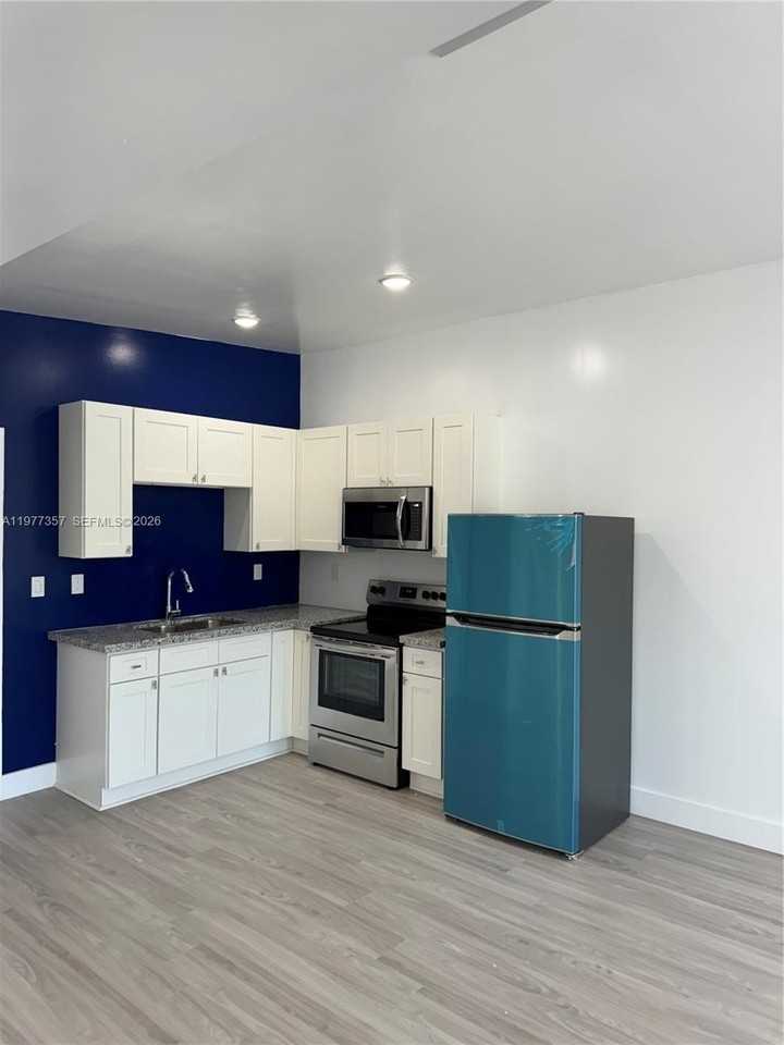 526 Nw 6th St #A - Photo 6 of 20