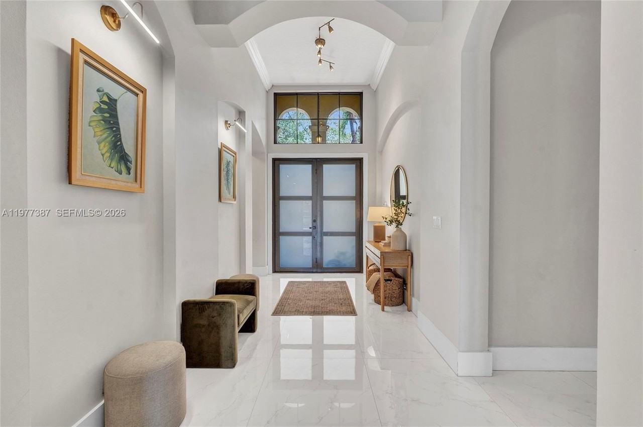 3950 W Hibiscus St - Photo 3 of 35