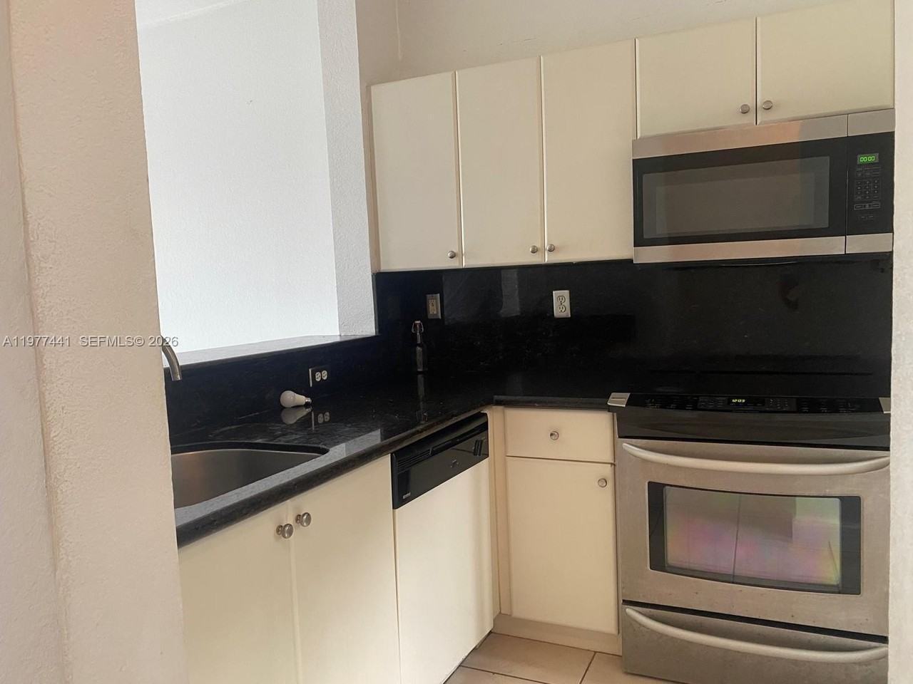 17630 Nw 73rd Ave #102-4 - Photo 4 of 27