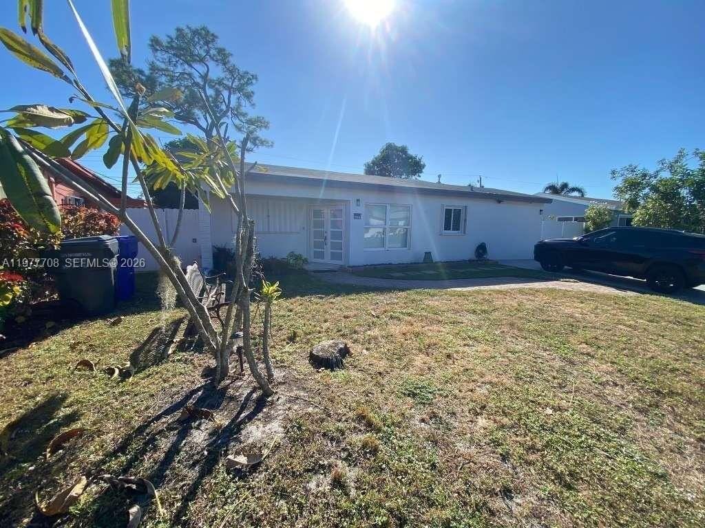 7110 Hope St - Photo 2 of 14