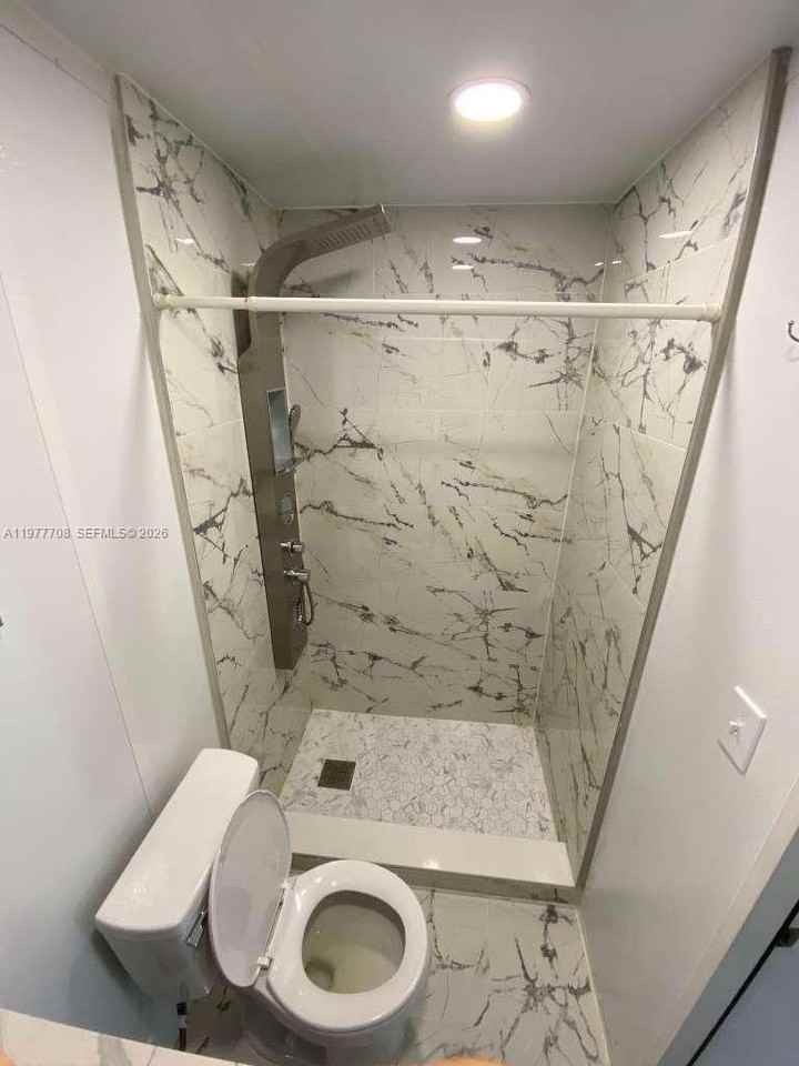 7110 Hope St - Photo 7 of 11