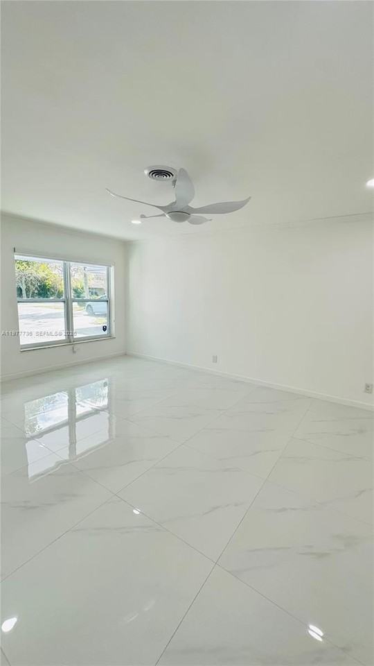 1675 Ne 45th St #1681 - Photo 4 of 27