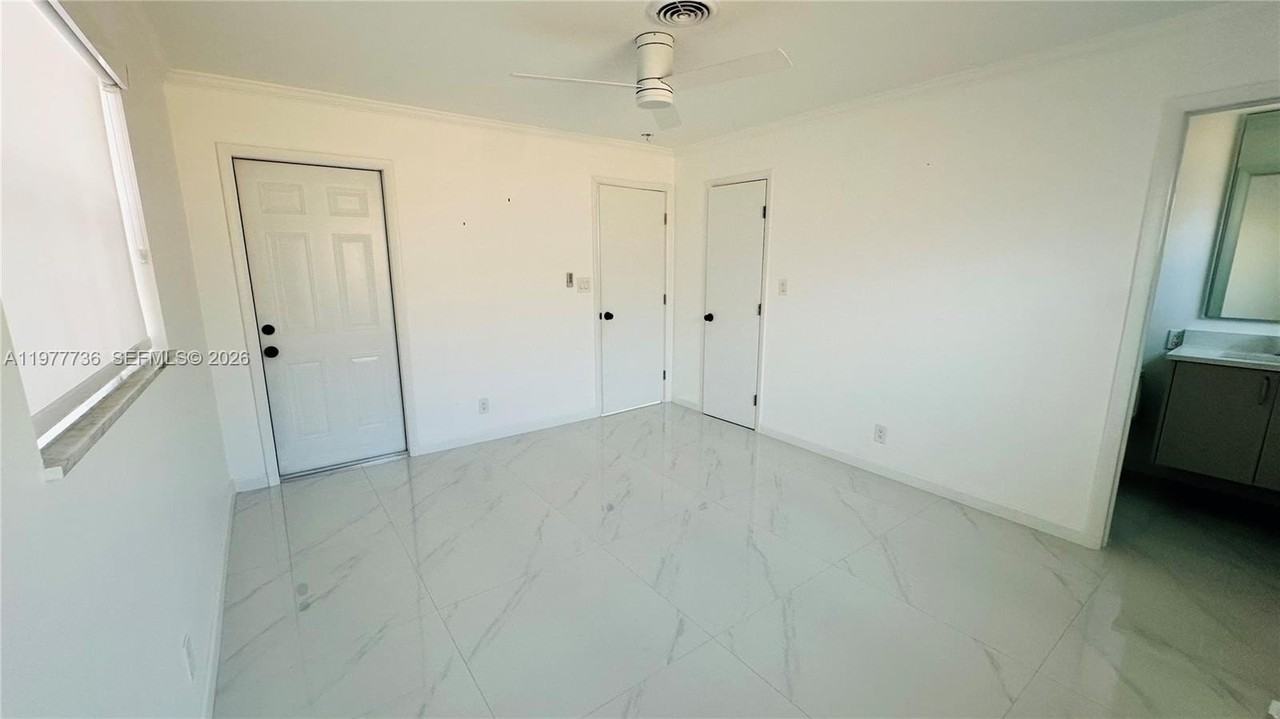 1675 Ne 45th St #1681 - Photo 6 of 27