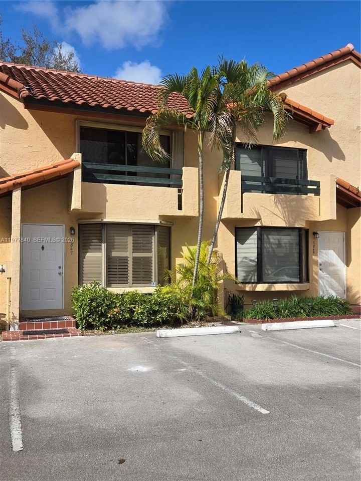 7847 Sw 102nd Ln #7847 - Photo 2 of 18